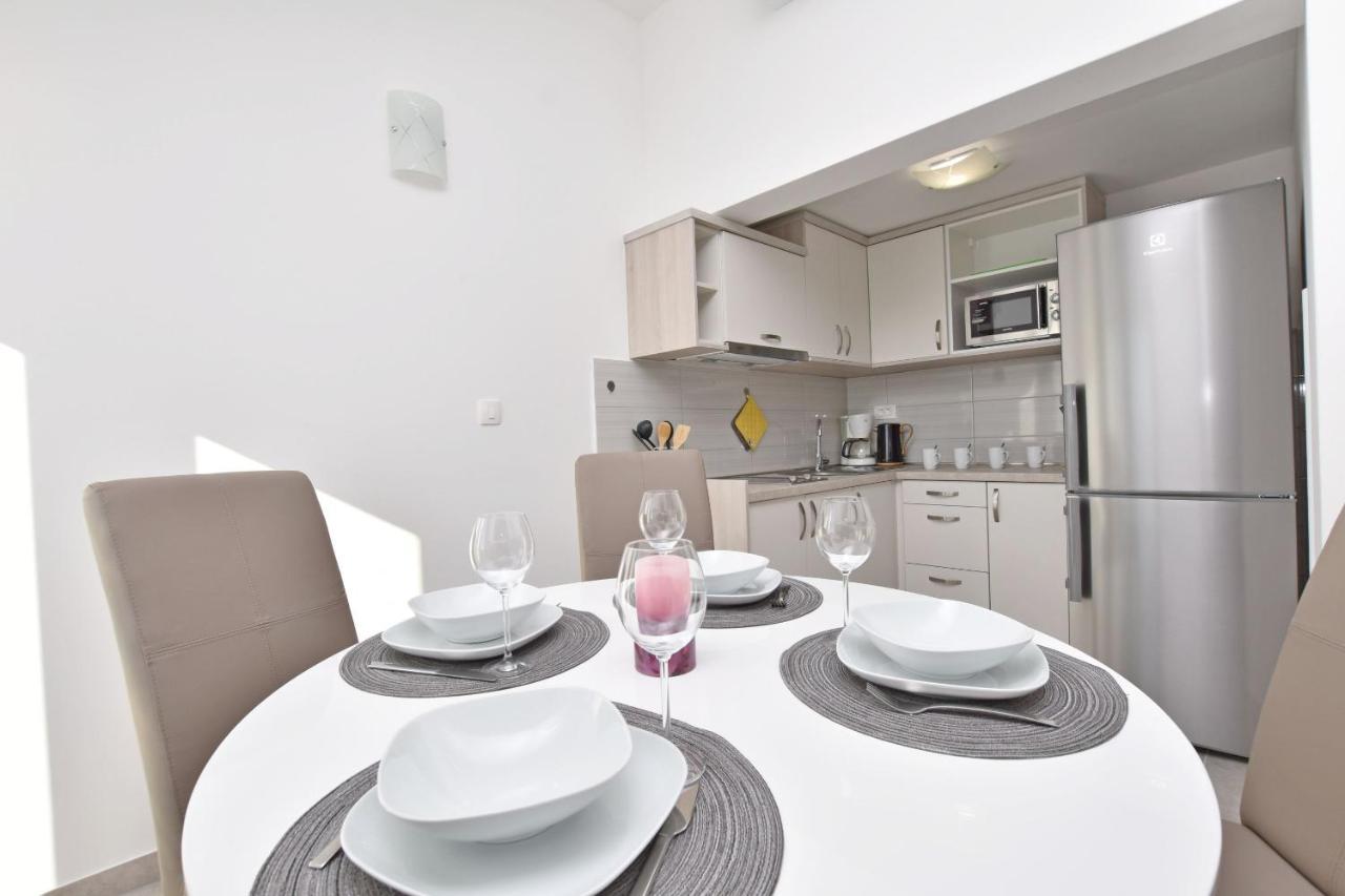 Apartments Danolic Pisak Exterior photo