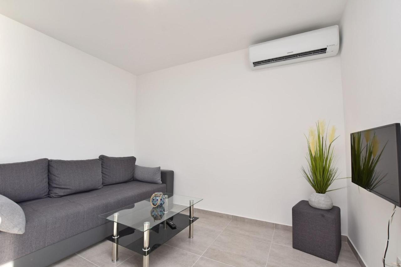Apartments Danolic Pisak Exterior photo