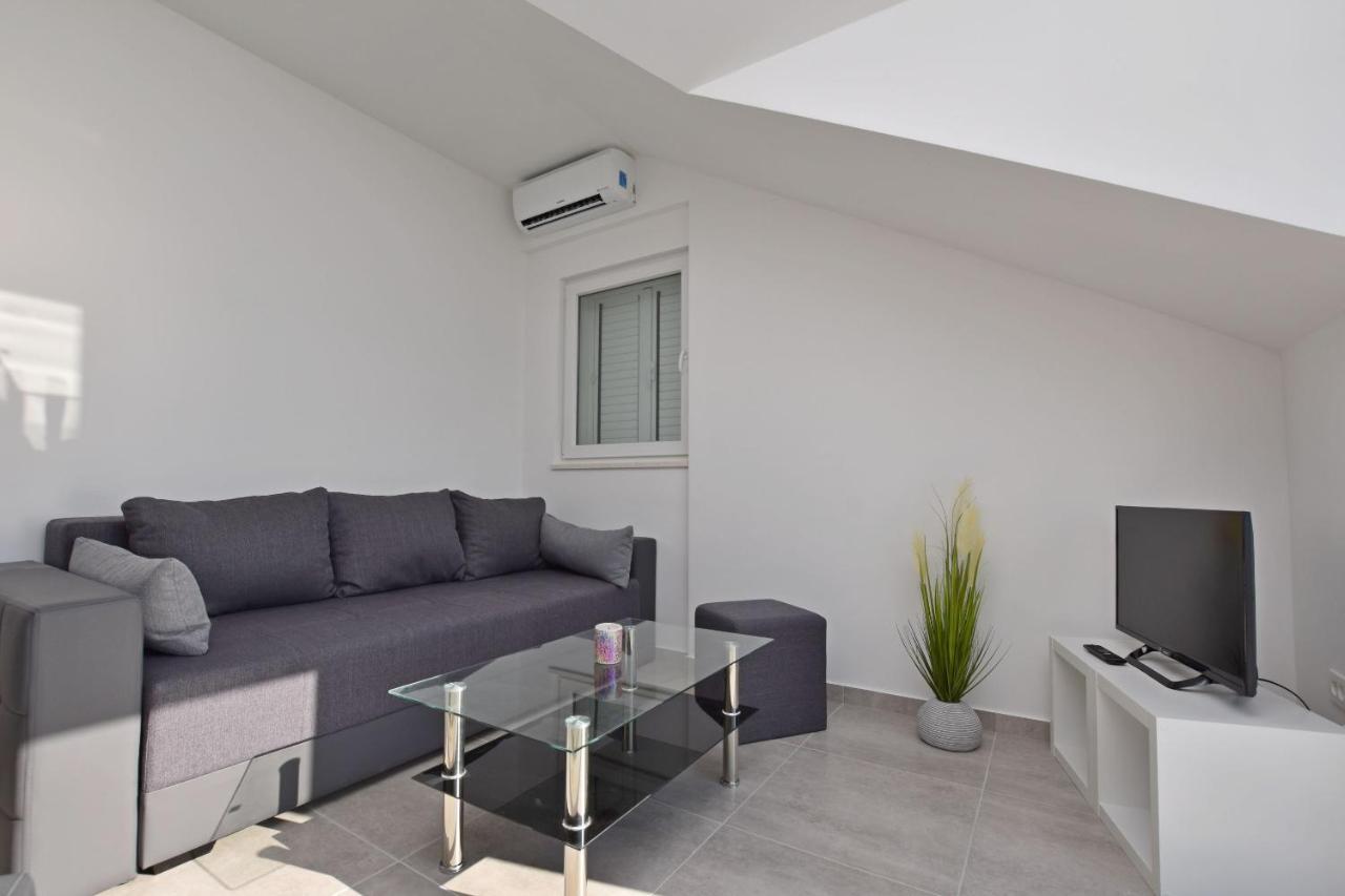 Apartments Danolic Pisak Exterior photo